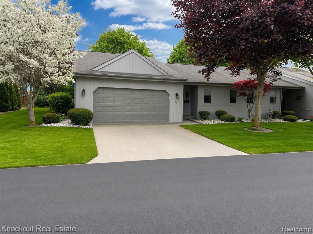 53 Pine Grove Drive, Frankenmuth, MI 48734 — Photo 4