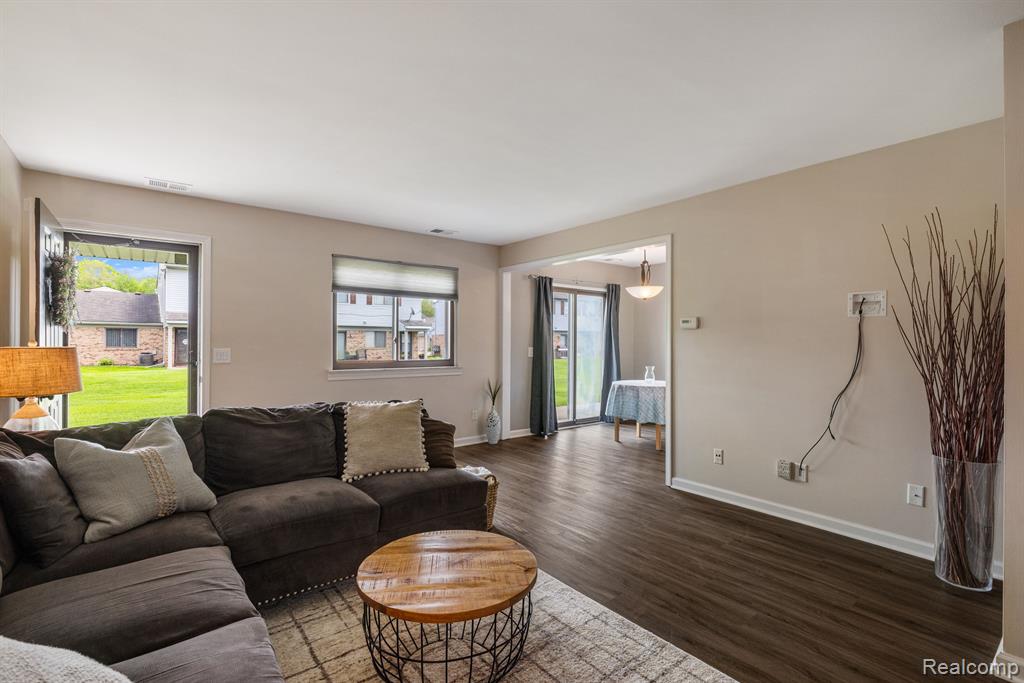 50102 S ANGELO, Chesterfield, MI 48047 — Photo 8