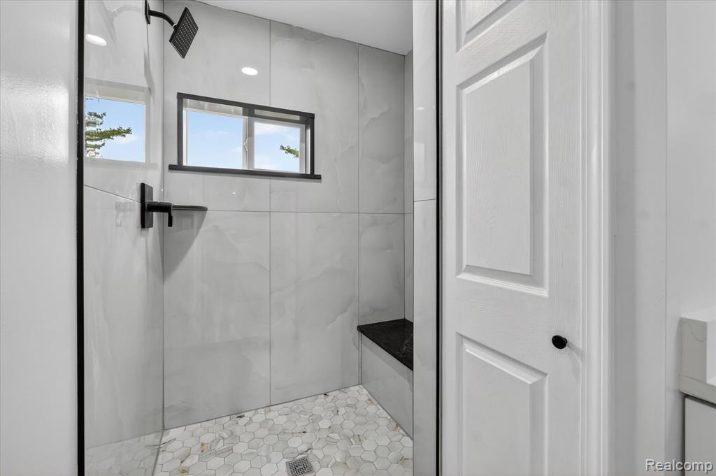 37235 Jefferson Avenue, Harrison Township, MI — Photo 29