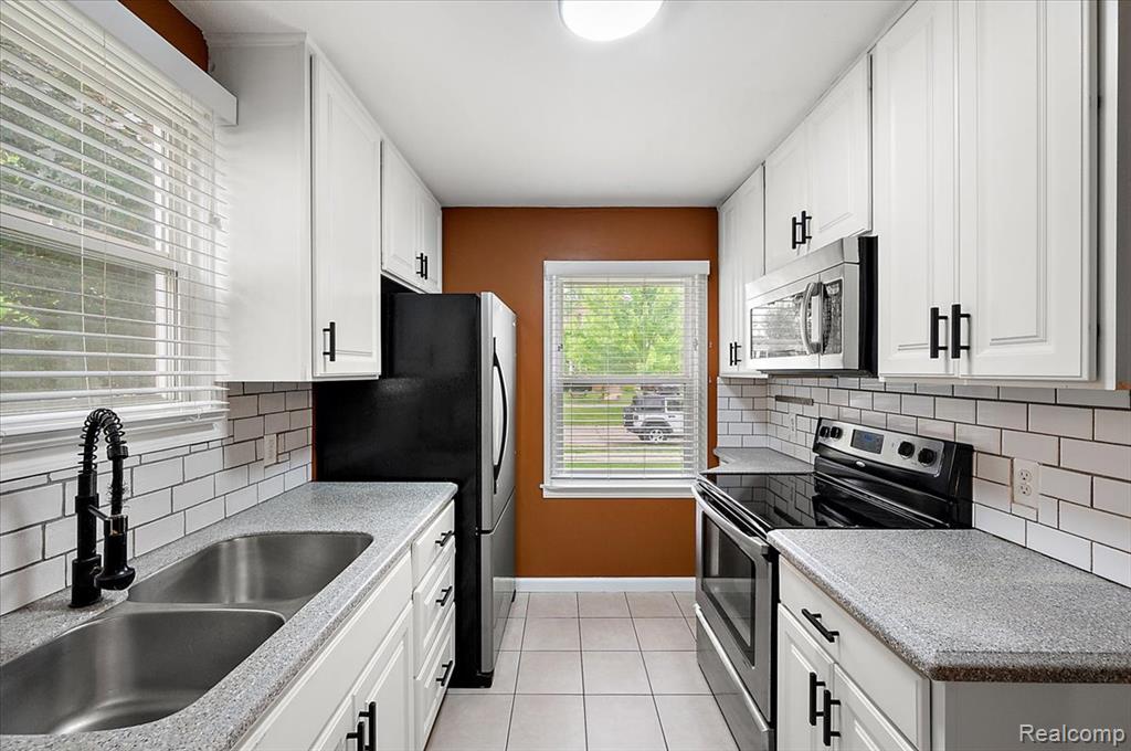 1186 Larkmoor Boulevard, Berkley, MI 48072 — Photo 13
