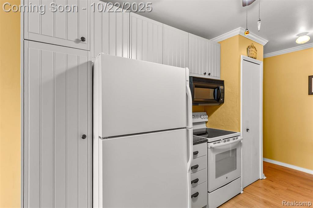 41109 Southwind Drive, Canton, MI 48188 — Photo 9