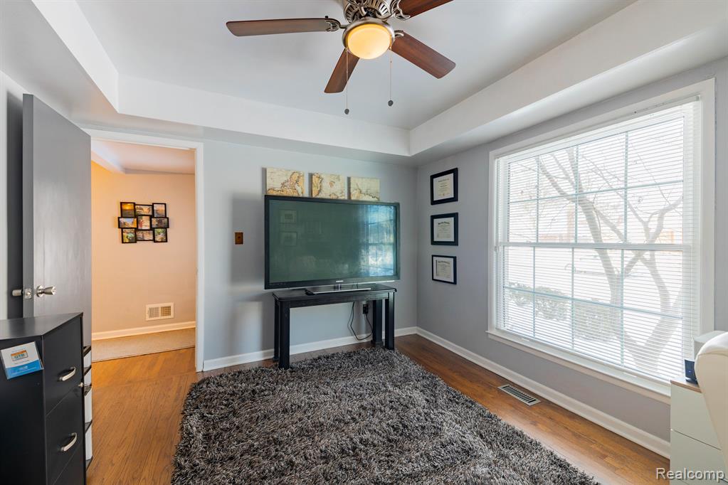 8425 HAMPTON Road, Grosse Ile, MI 48138 — Photo 15