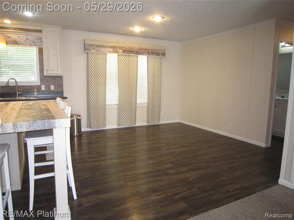 5615 Cherokee Bend Bend, Howell, MI 48843 — Photo 8