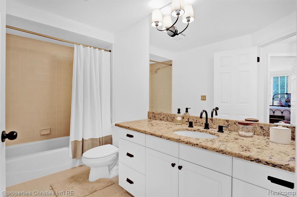 4845 CLIFFSIDE Drive, West Bloomfield, MI 48323 — Photo 40