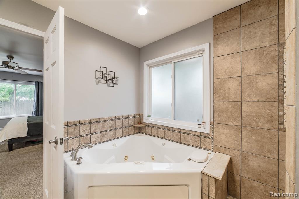 46555 Dequindre Road, Rochester Hills, MI 48307 — Photo 40