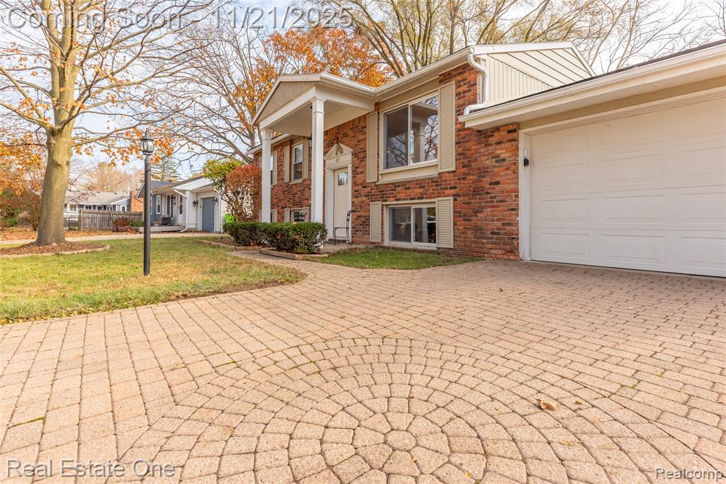 417 Lyon Court, South Lyon, MI 48178 — Photo 3