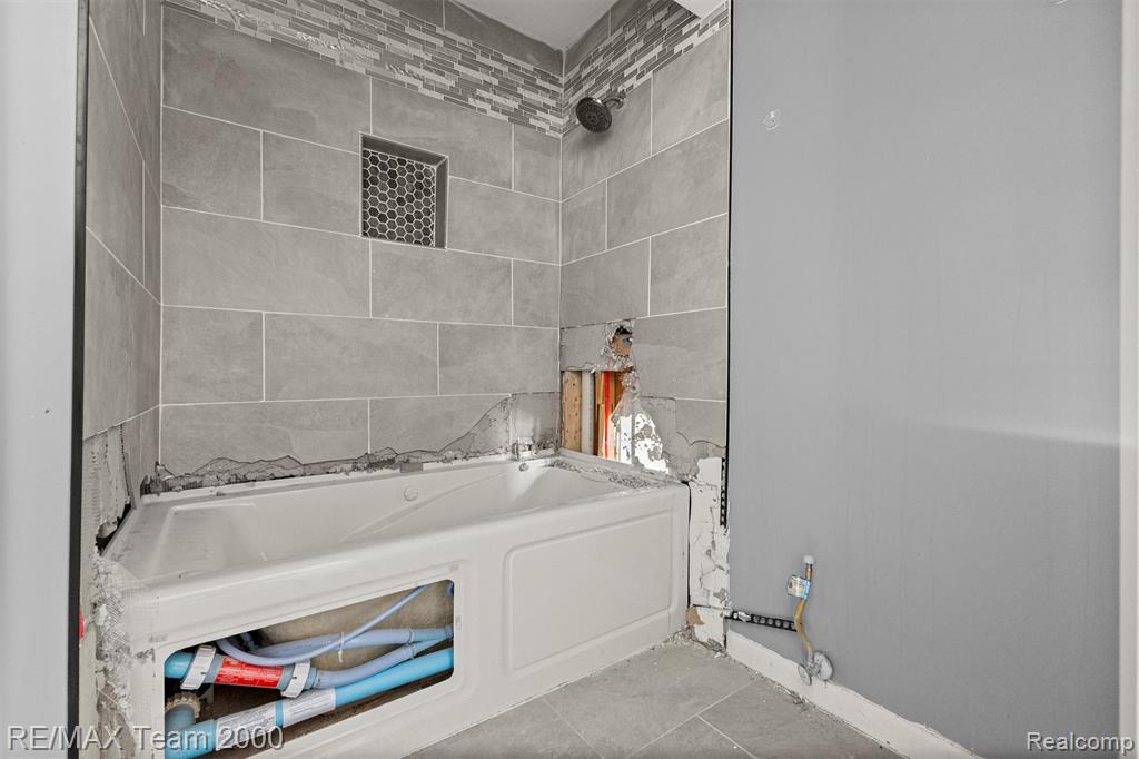 5445 Pine View Drive, Ypsilanti, MI 48197 — Photo 18