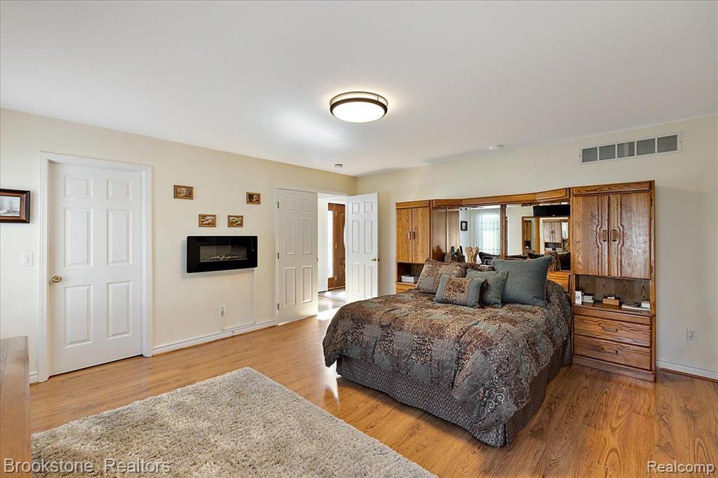 51161 BLUE SPRUCE Drive, Macomb, MI 48042 — Photo 20