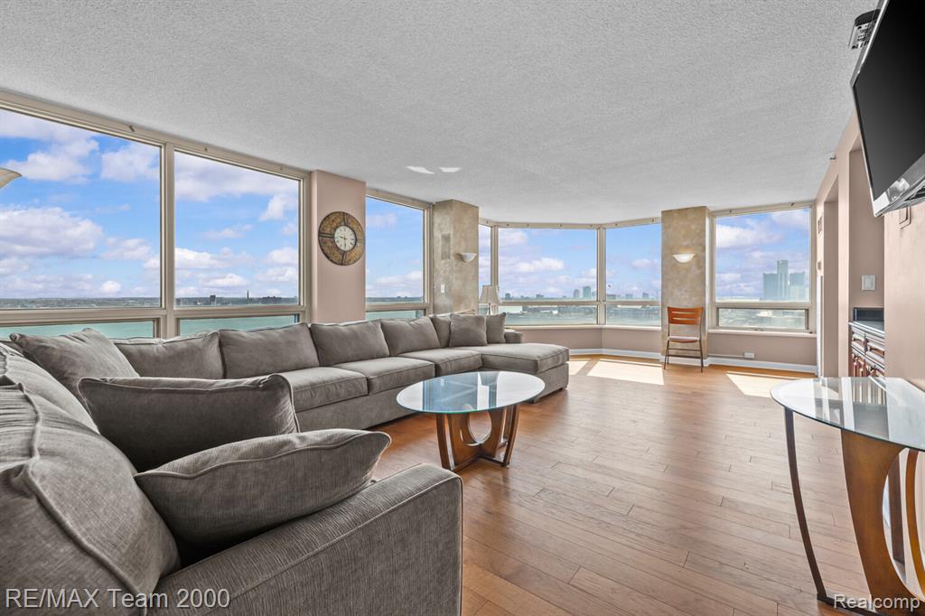 3320 Spinnaker Lane, 15F, Detroit, MI 48207 — Photo 6