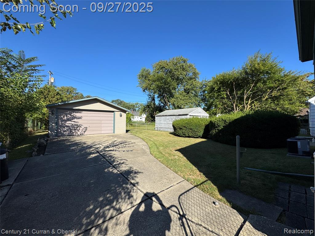 4208 Grindley Park Avenue, Dearborn Heights, MI 48125 — Photo 4