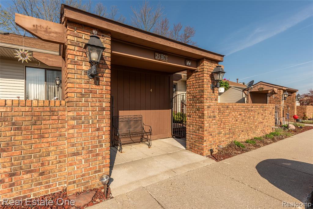 25803 Lexington Drive, 4, South Lyon, MI 48178 — Photo 3