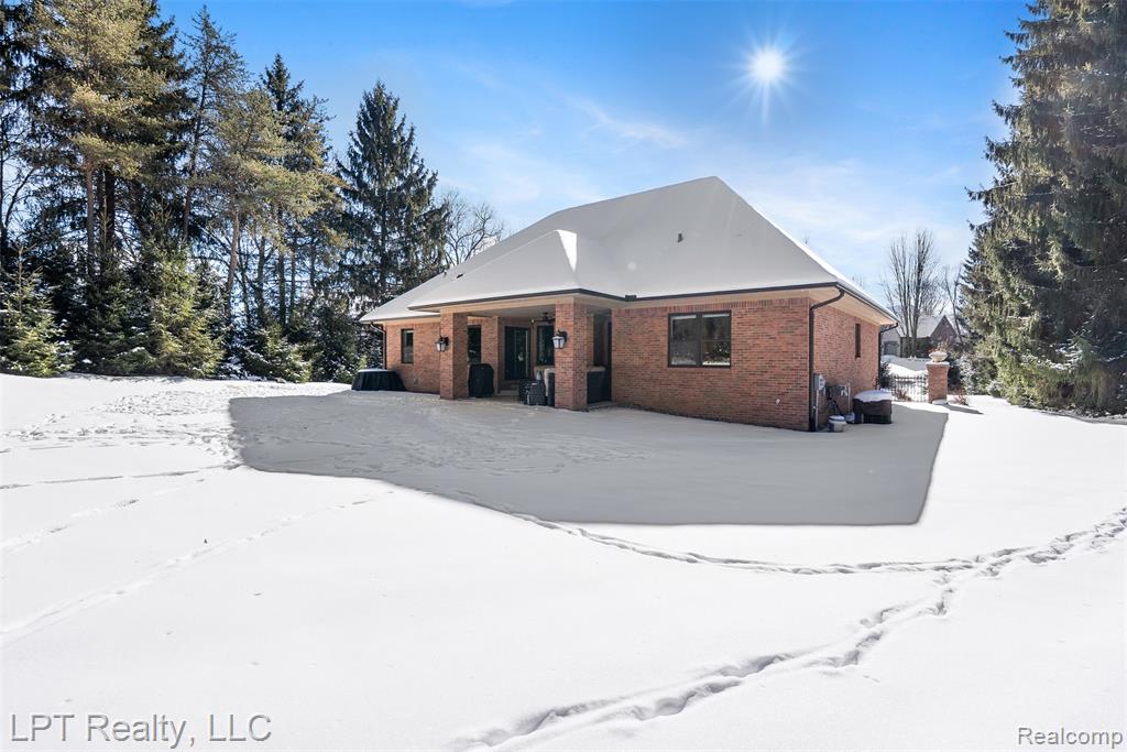 4525 Mapleton Drive, Howell, MI 48843 — Photo 44