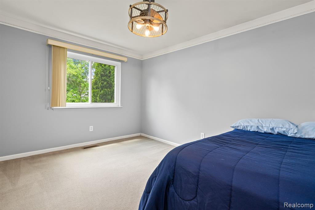 43057 Bond Court, Sterling Heights, MI 48313 — Photo 24