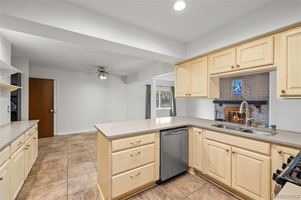 6748 Brookshire Drive, Canton, MI 48187 — Photo 14