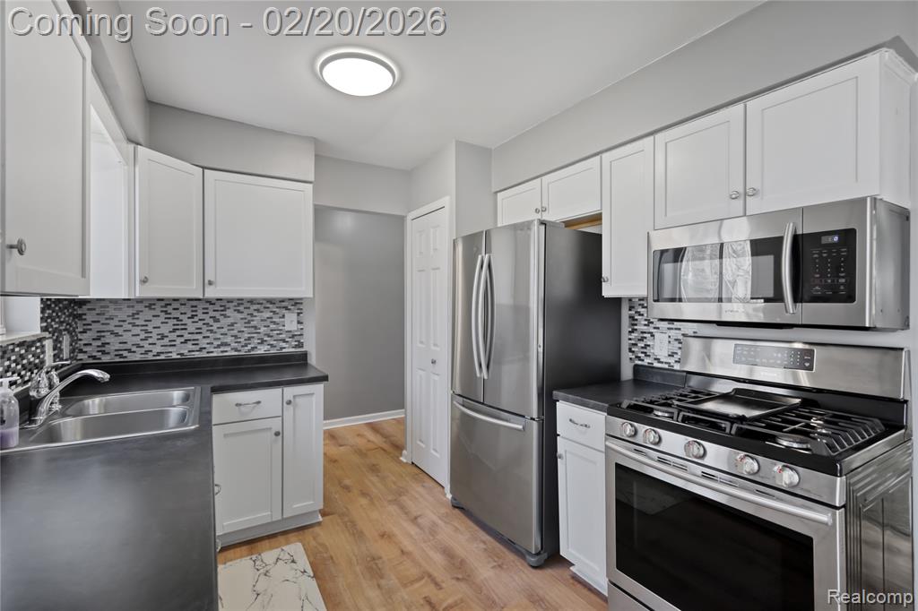 4435 Meadowbrook Drive, Flint, MI 48506 — Photo 11