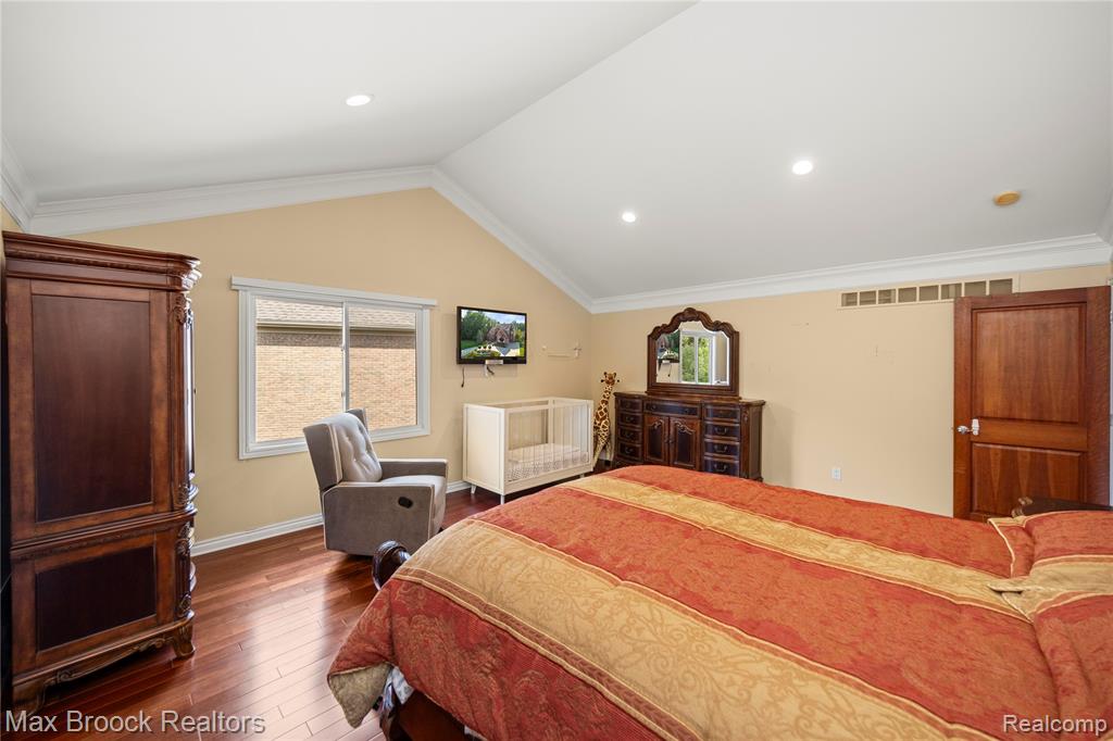 5679 Branford Drive, West Bloomfield, MI — Photo 46