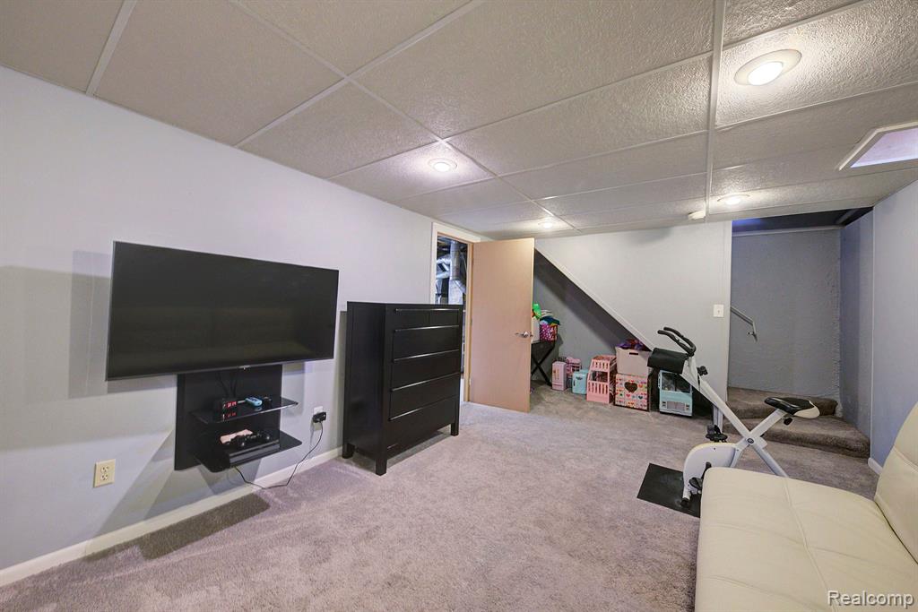 23535 N ROCKLEDGE, Novi, MI — Photo 22