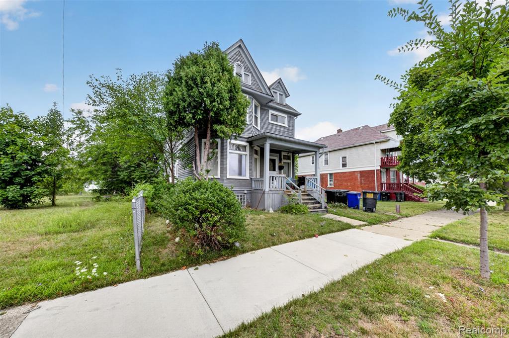 652 W Philadelphia Street, Detroit, MI 48202