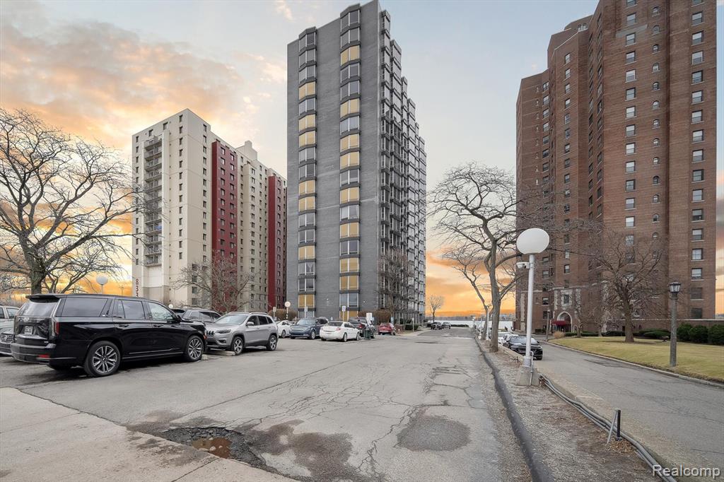 8200 E Jefferson, #1202, Detroit, MI 48214 — front exterior