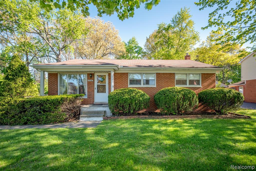 4120 Baybrook Drive, Waterford, MI 48329 — front exterior