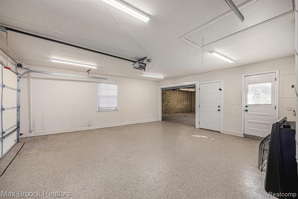 60 E Hurst Drive, Troy, MI 48085 — Photo 15