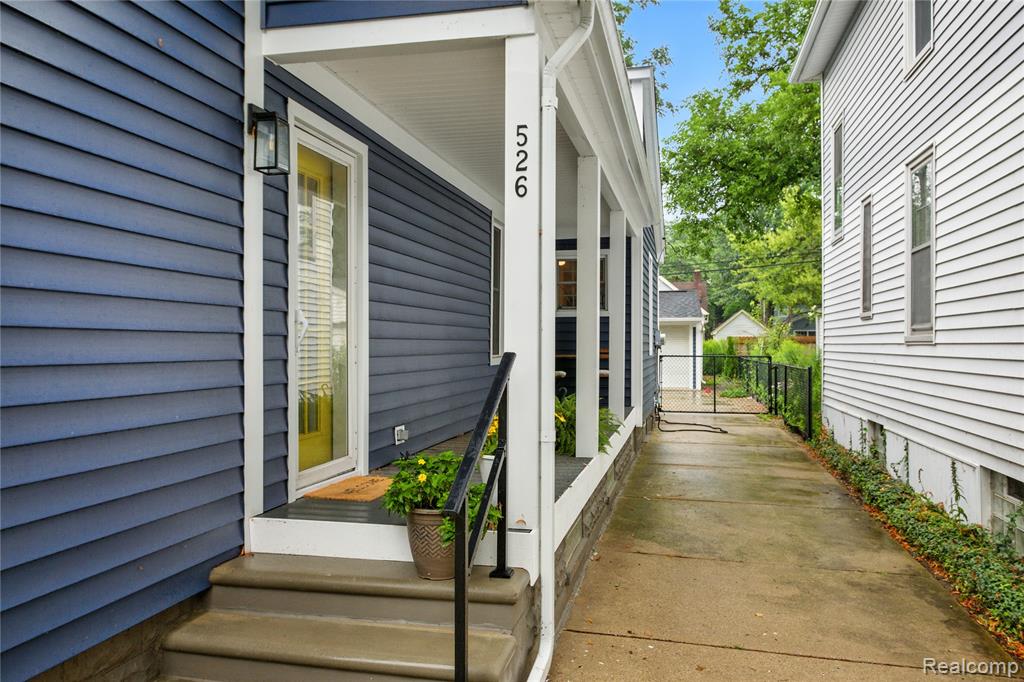526 Notre Dame Street, Grosse Pointe, MI 48230 — Photo 2