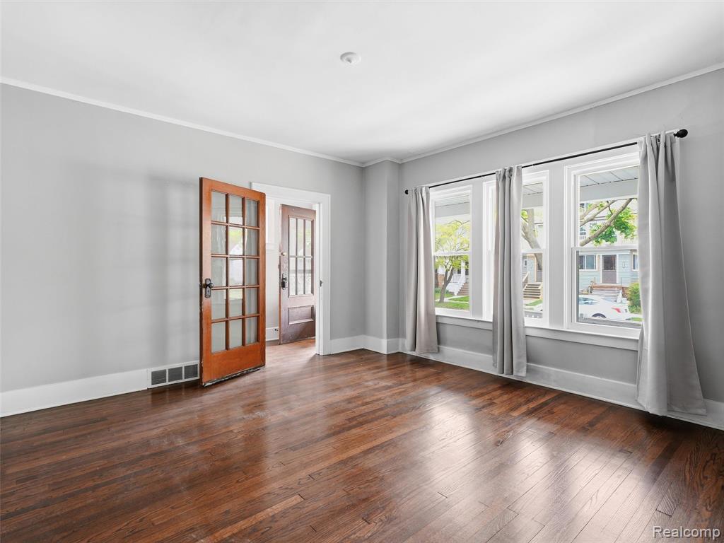 1123 Wayburn Street, Grosse Pointe, MI 48230 — Photo 4