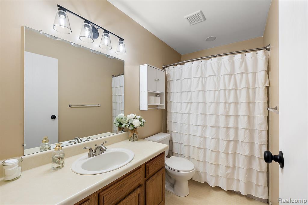 61149 GREENWOOD Drive, South Lyon, MI 48178 — Photo 29