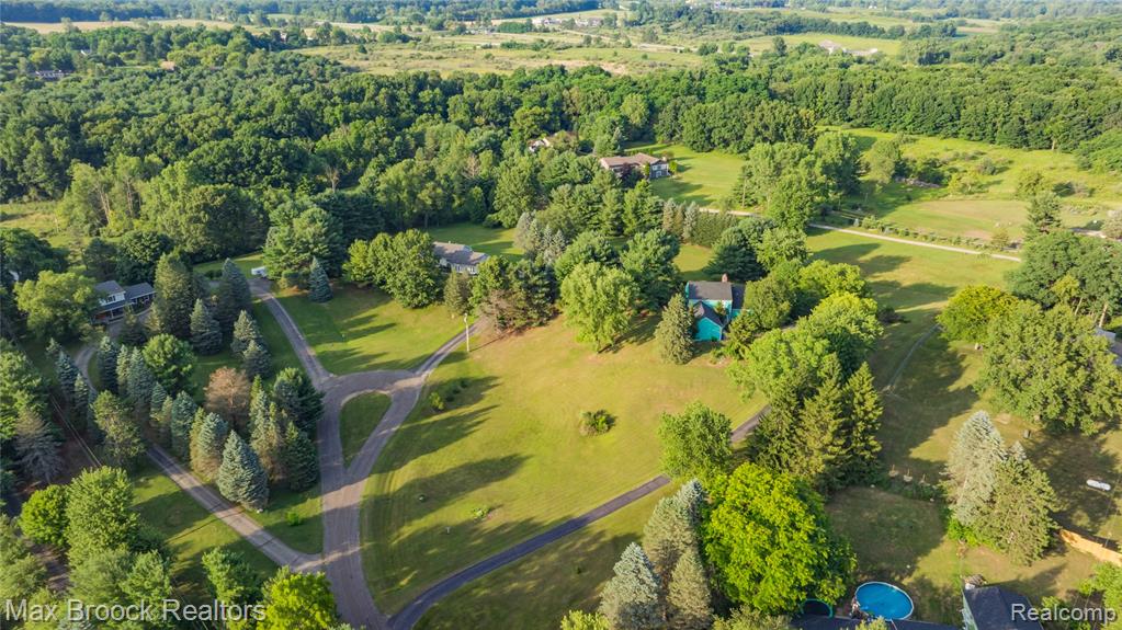 4622 Fleck Drive, Hartland, MI 48430 — Photo 55