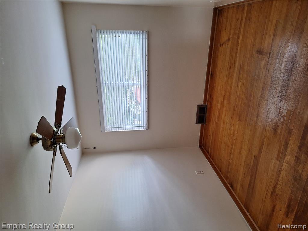 8547 Kinloch Street, Dearborn Heights, MI 48127 — Photo 14