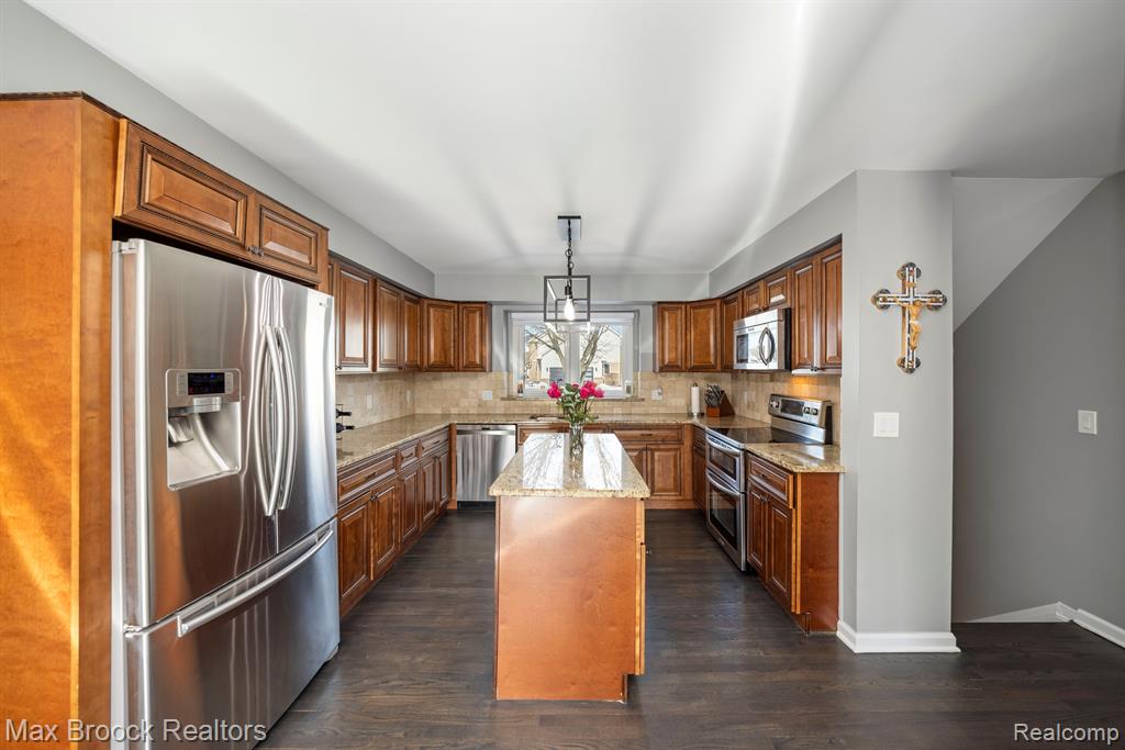 5547 MAPLE LEAF Court, West Bloomfield, MI — Photo 15