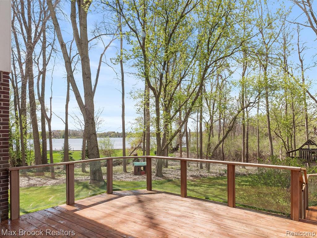 398 Shrewsbury Drive, Clarkston, MI 48348 — Photo 86