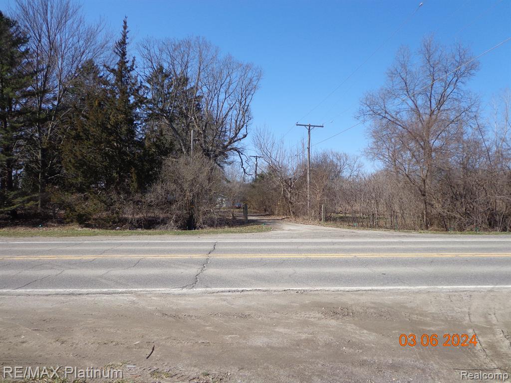 1285 N OLD US 23 - Photo 4