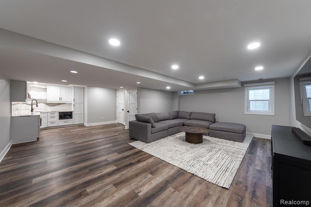 8484 SADDLEWOOD Drive, Brighton, MI 48116 — Photo 29