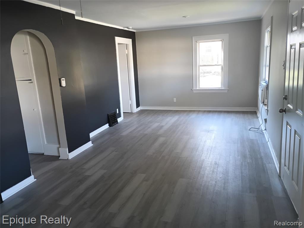 949 Boston Avenue, Waterford, MI 48328 — Photo 6