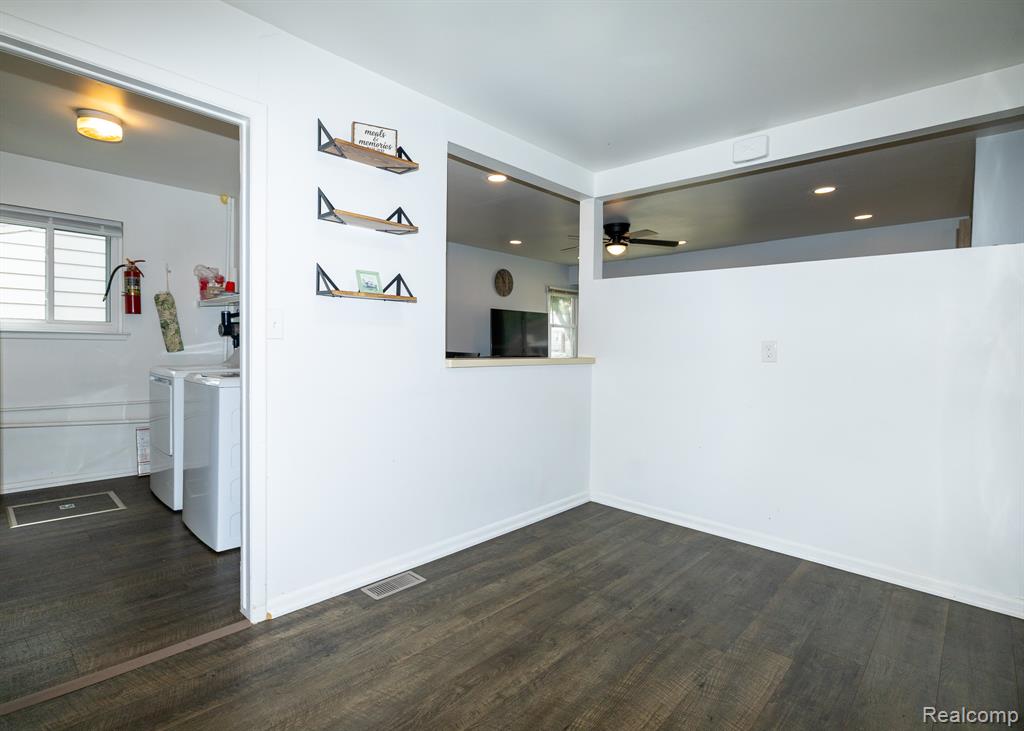 853 E Lincoln Avenue, Madison Heights, MI 48071 — Photo 12