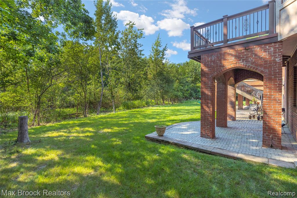 5679 Branford Drive, West Bloomfield, MI — Photo 59