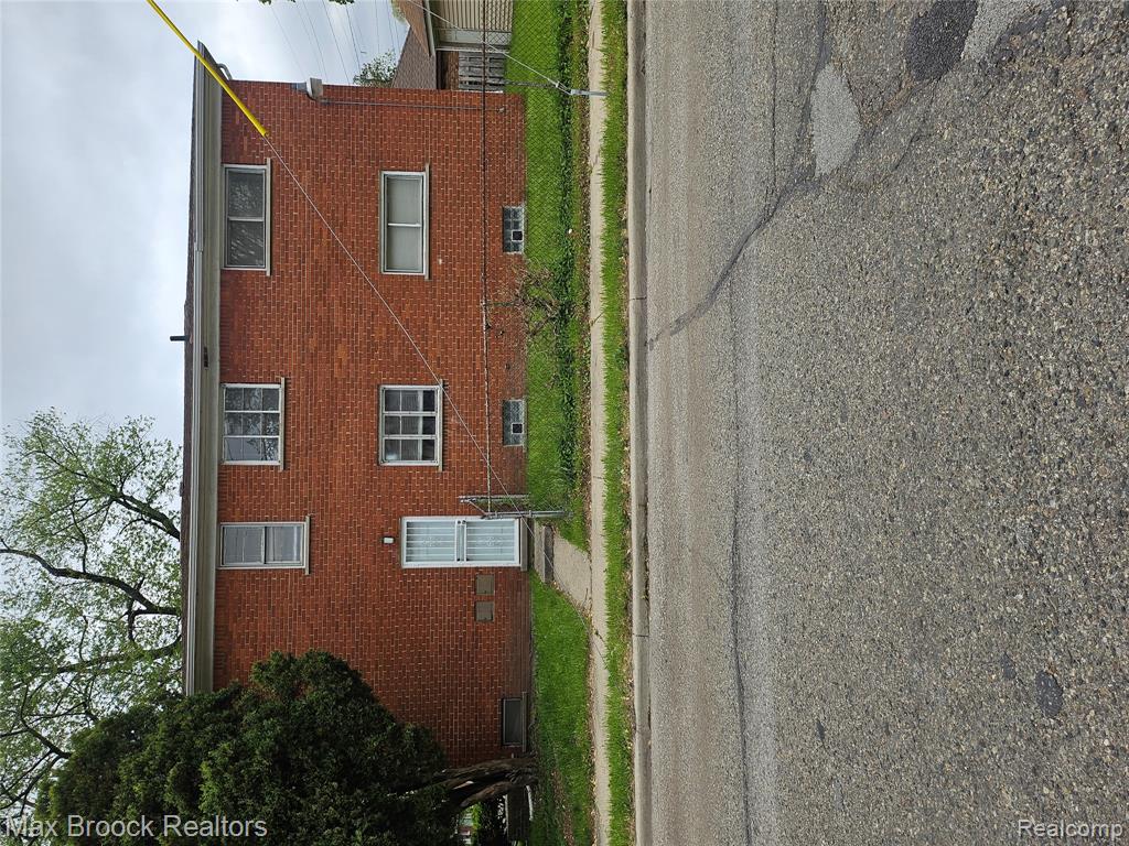 404-406 W Golden, Highland Park, MI 48203 — Photo 3
