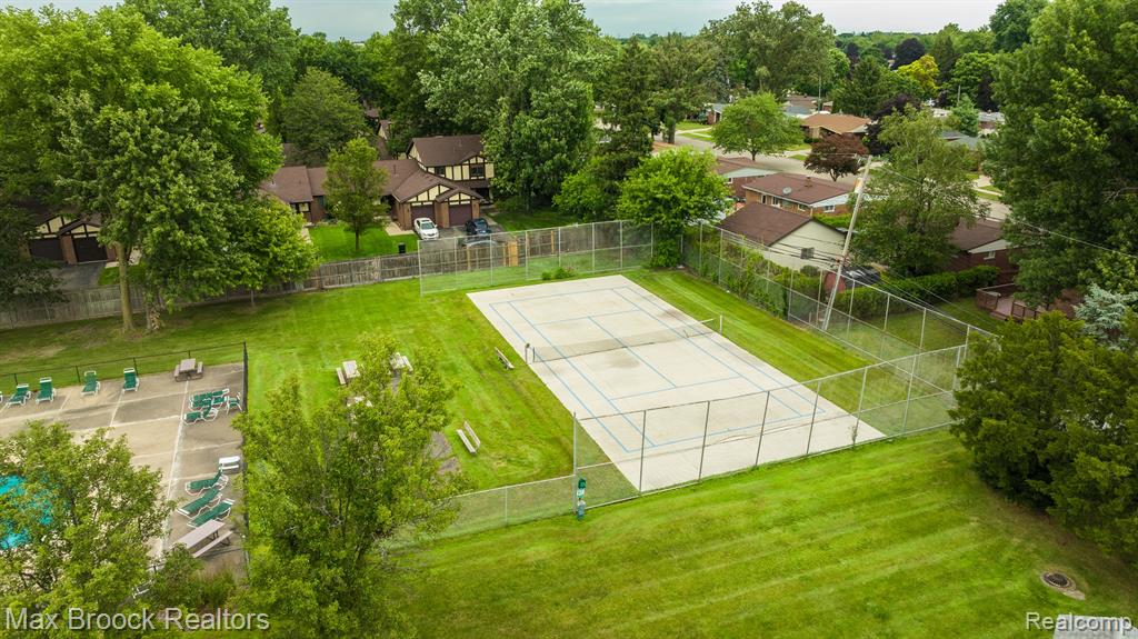 10020 ALLEN POINTE Drive N, 10020, Allen Park, MI 48101 — Photo 32