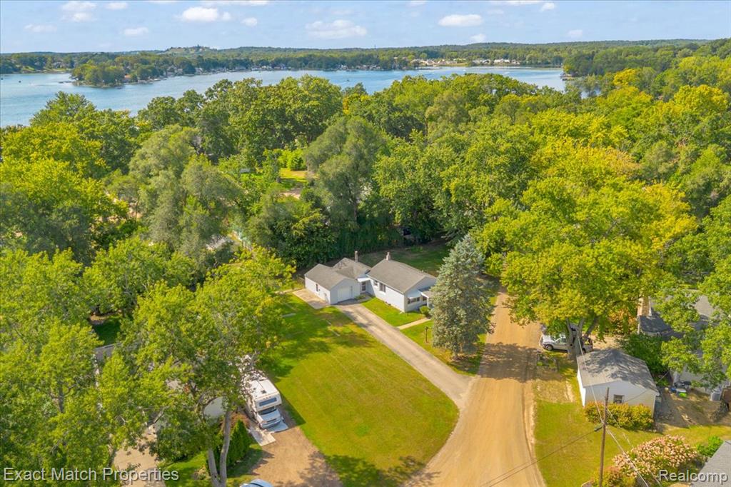 9467 Leona Street, White Lake, MI — Photo 43
