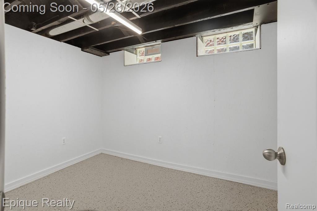 20506 Lancaster Street, Harper Woods, MI 48225 — Photo 18