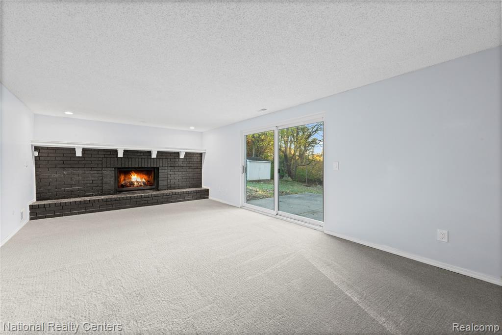 5501 Fox Chase Lane, Clarkston, MI — Photo 21