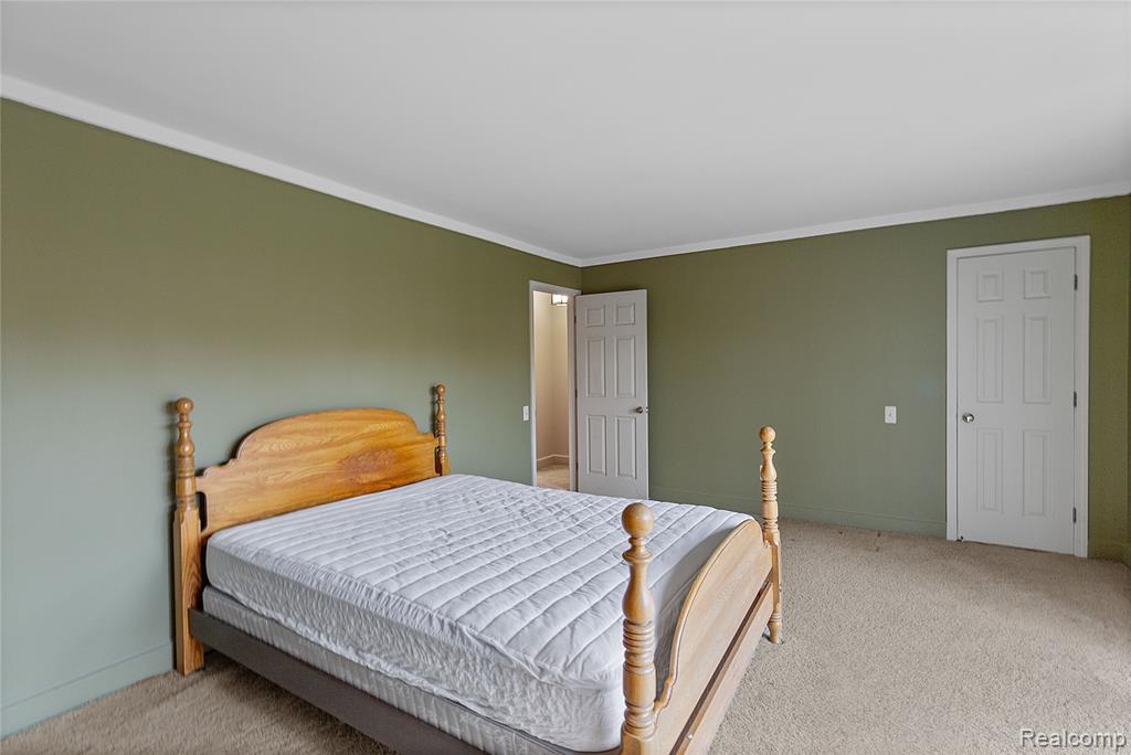 42216 Lochmoor Street, Clinton Twp, MI 48038 — Photo 17