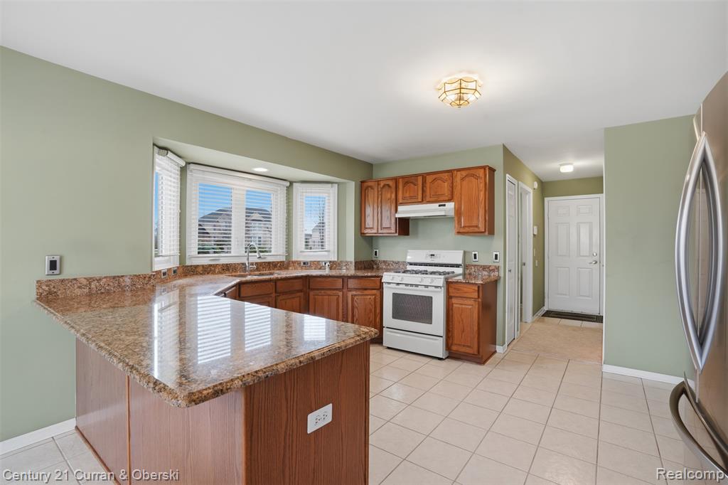 43612 Hoptree Drive, Sterling Heights, MI 48314 — Photo 15