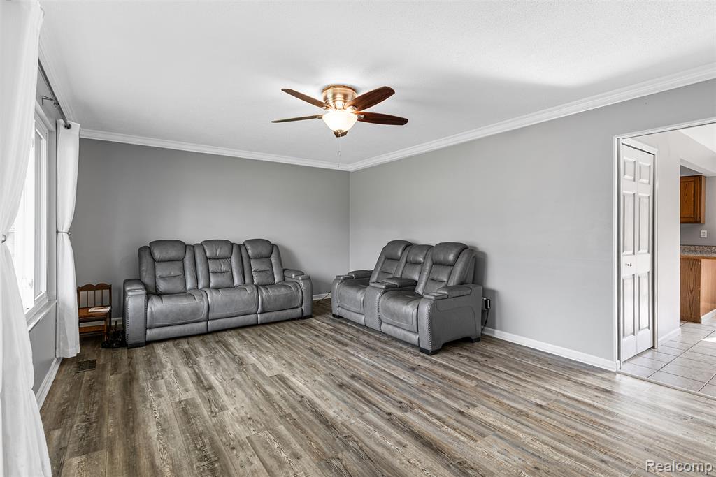4303 Pratt Avenue, Grand Blanc, MI 48439 — Photo 6
