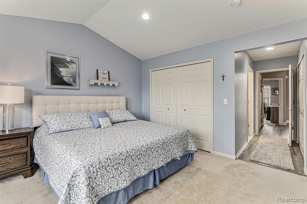 648 WOODHAVEN Drive, Commerce Twp, MI 48390 — Photo 19
