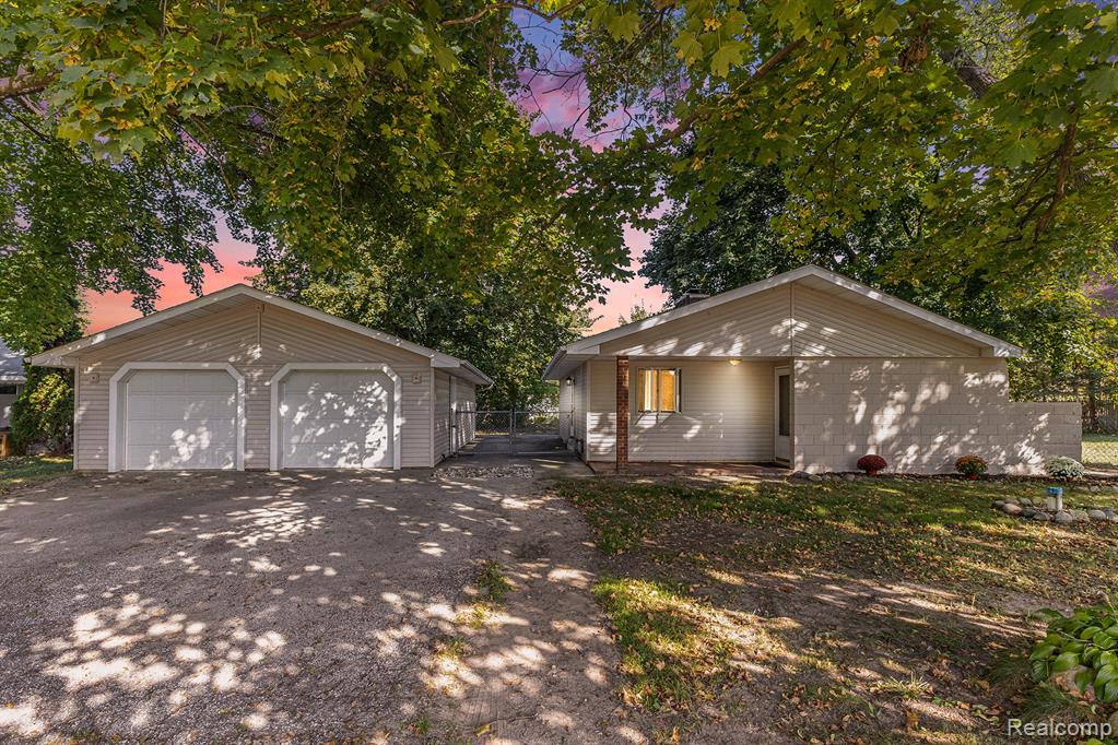 320 Barker Road, Whitmore Lake, MI 48189 — Photo 25
