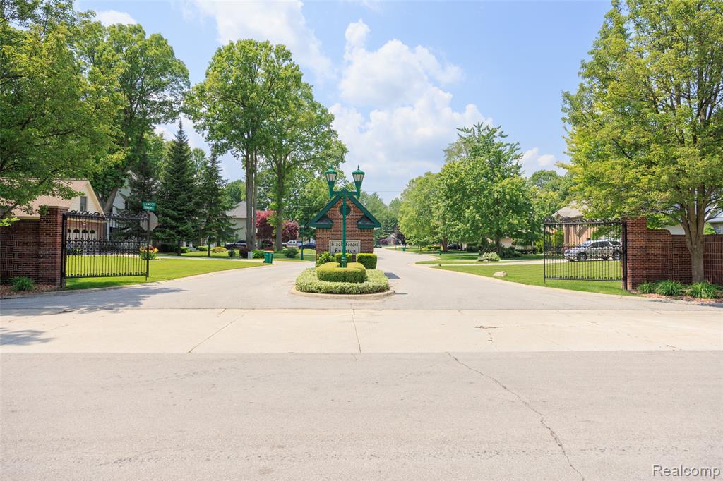 3408 N Burwick Drive, Port Huron, MI 48060 — Photo 4