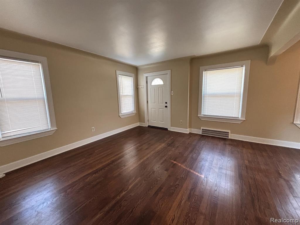 747 Gardendale Street, Ferndale, MI 48220 — Photo 2