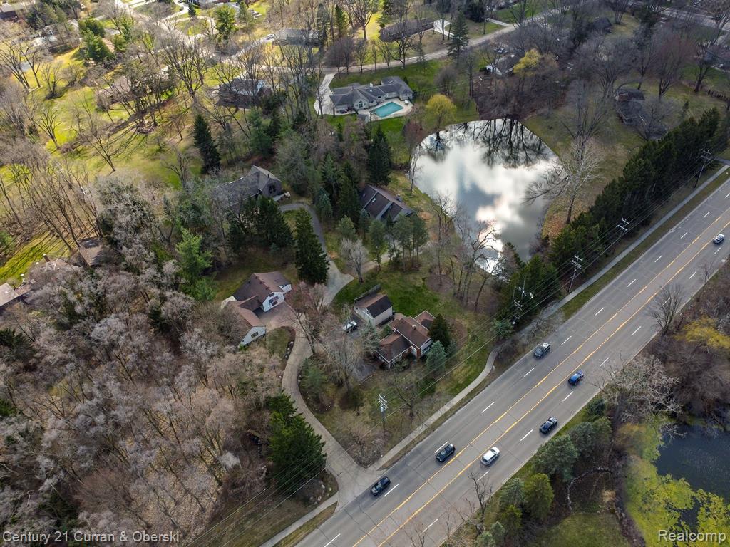 4421 W MAPLE Road, Bloomfield Hills, MI 48301 — Photo 37